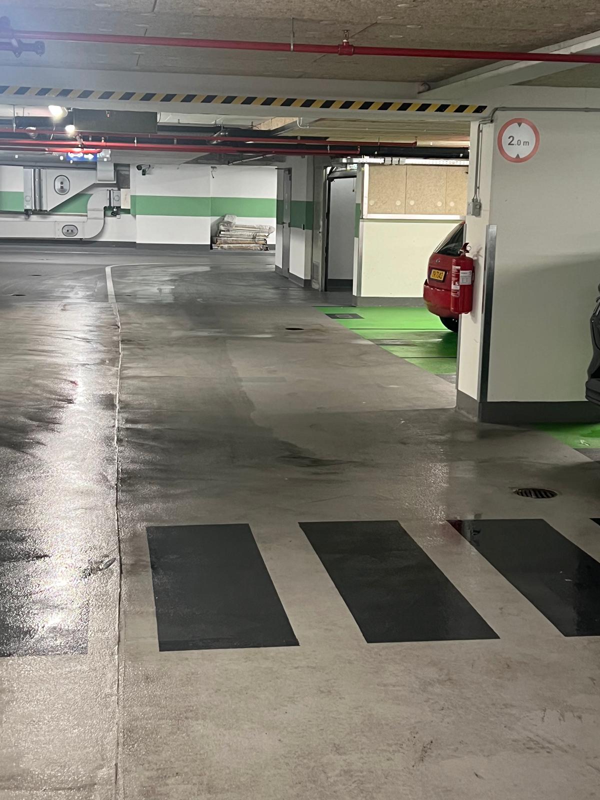 Unten Garage Reinigung - Susse Noble Cleaning